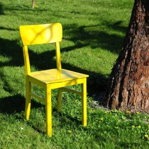Chaise bois couleur jaune - Trésors ravivés